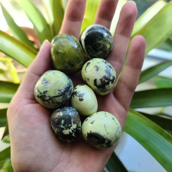 Serpentine tumbles - Picture 1 of 3